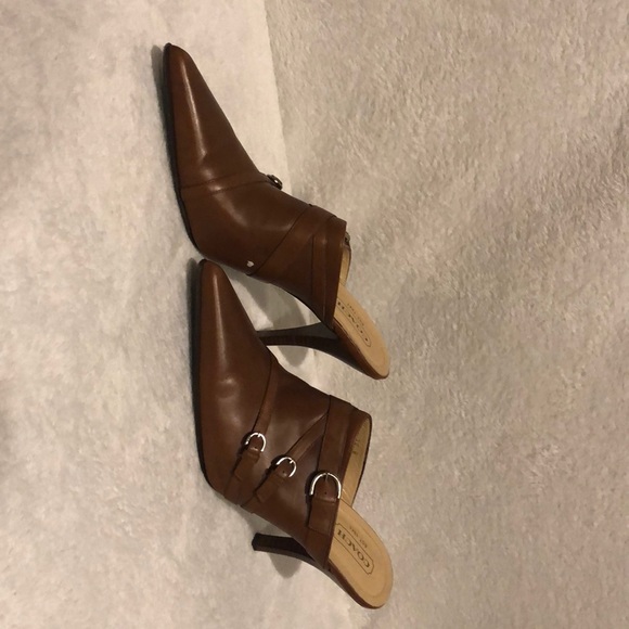 Coach Size 10 Brown Heels With Box Barely Worn - Picture 2 of 8